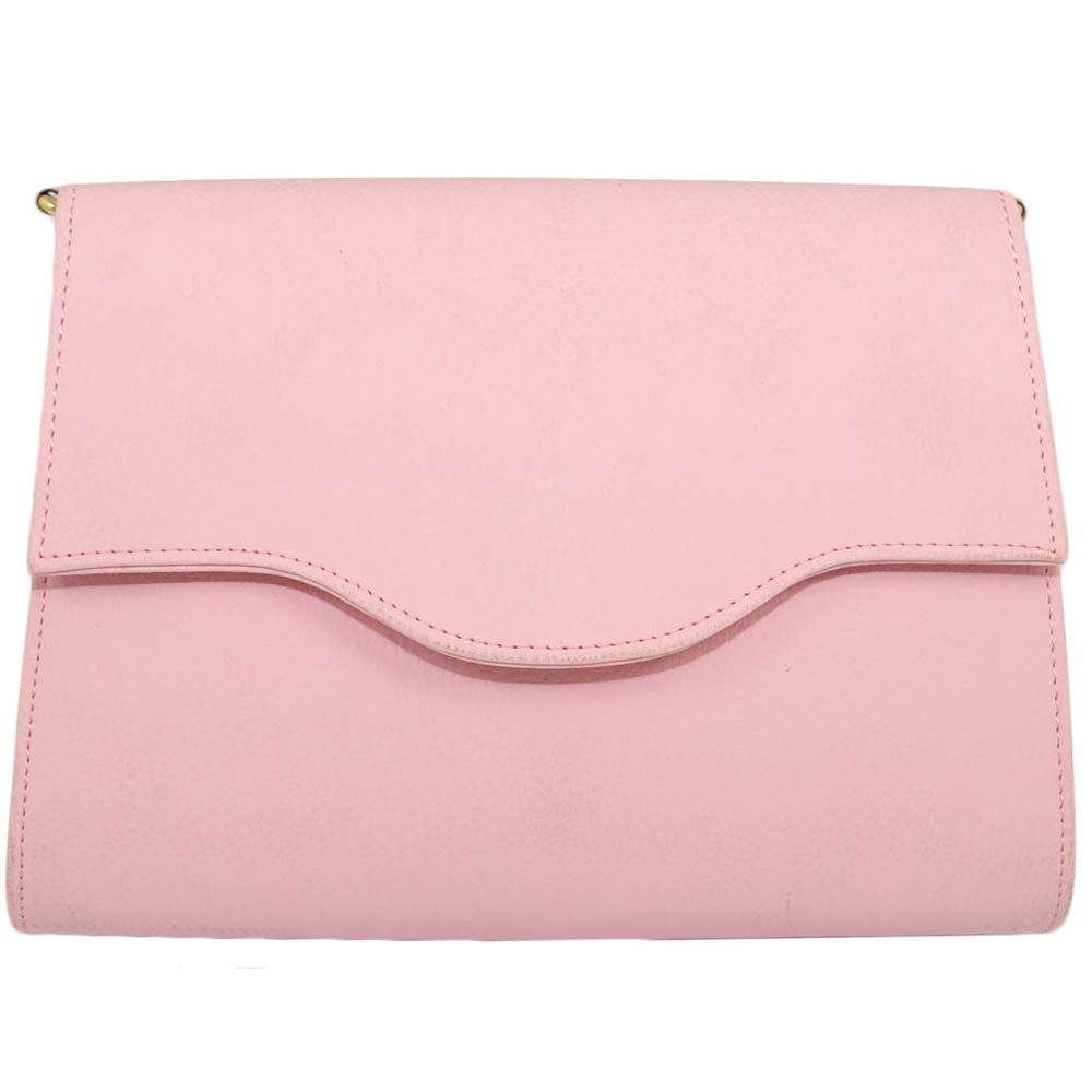 Pochette rigida oversize clutch rosa blush a forma di lettera con clip polsiera e catena oro inclusa.