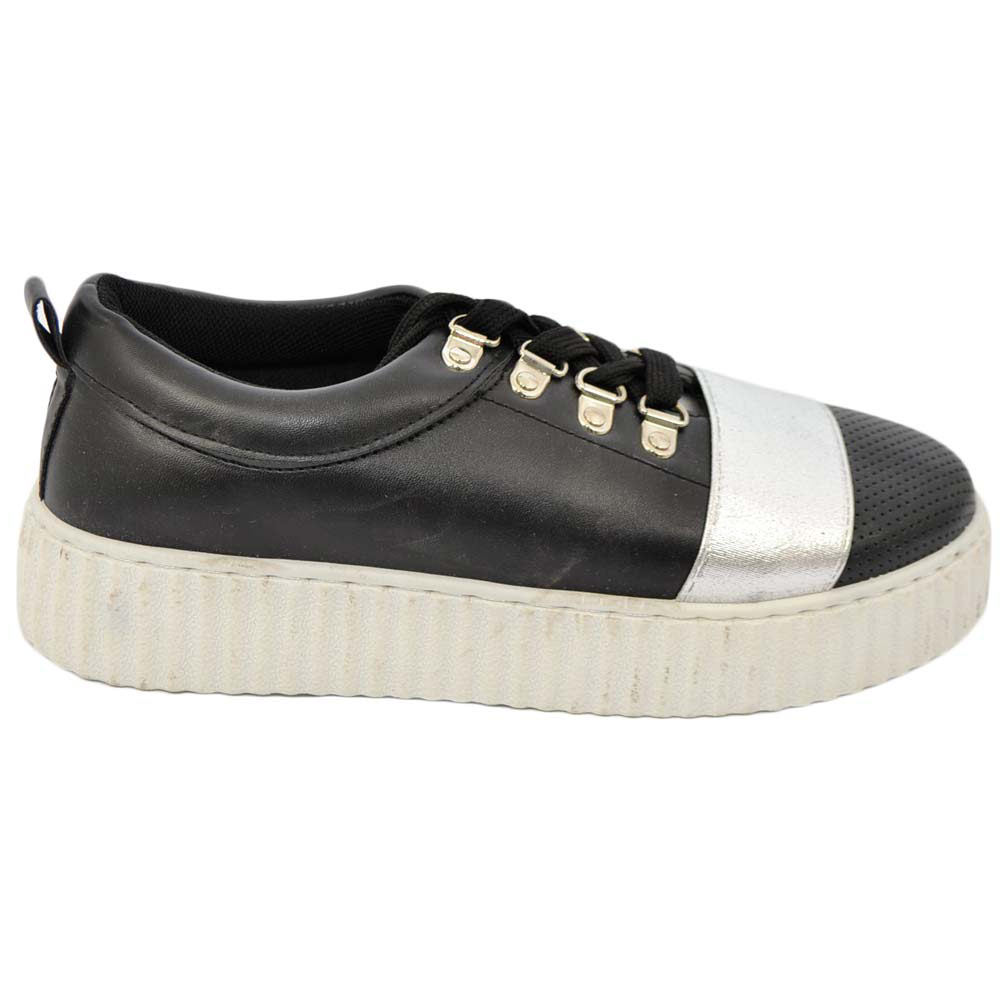 Sneakers bassa donna nera con fondo alto bianco rigato e striscia argento moda confort antistrecth.