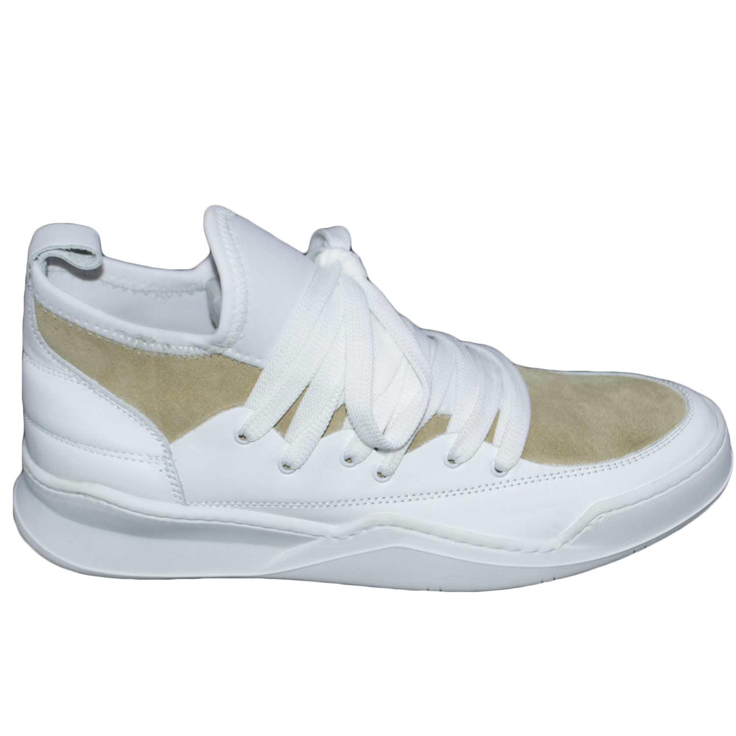 Sneakers bassa made in italy art marcelo bicolore beige e bianco az0120 vera pelle fondo bianco curvo.