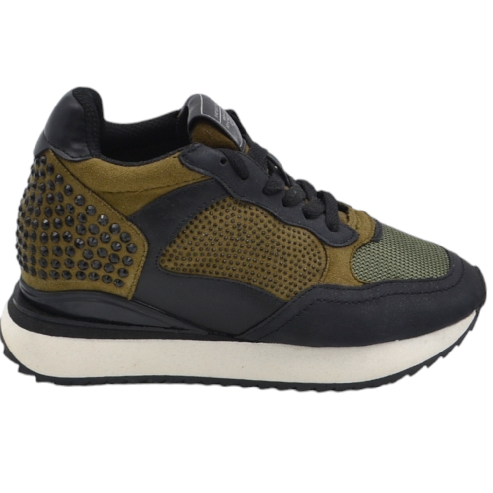 Sneakers bassa donna Corina M3555 in pelle nera e verde fondo alto zigrinato con brillantini comode moda made in Spain.