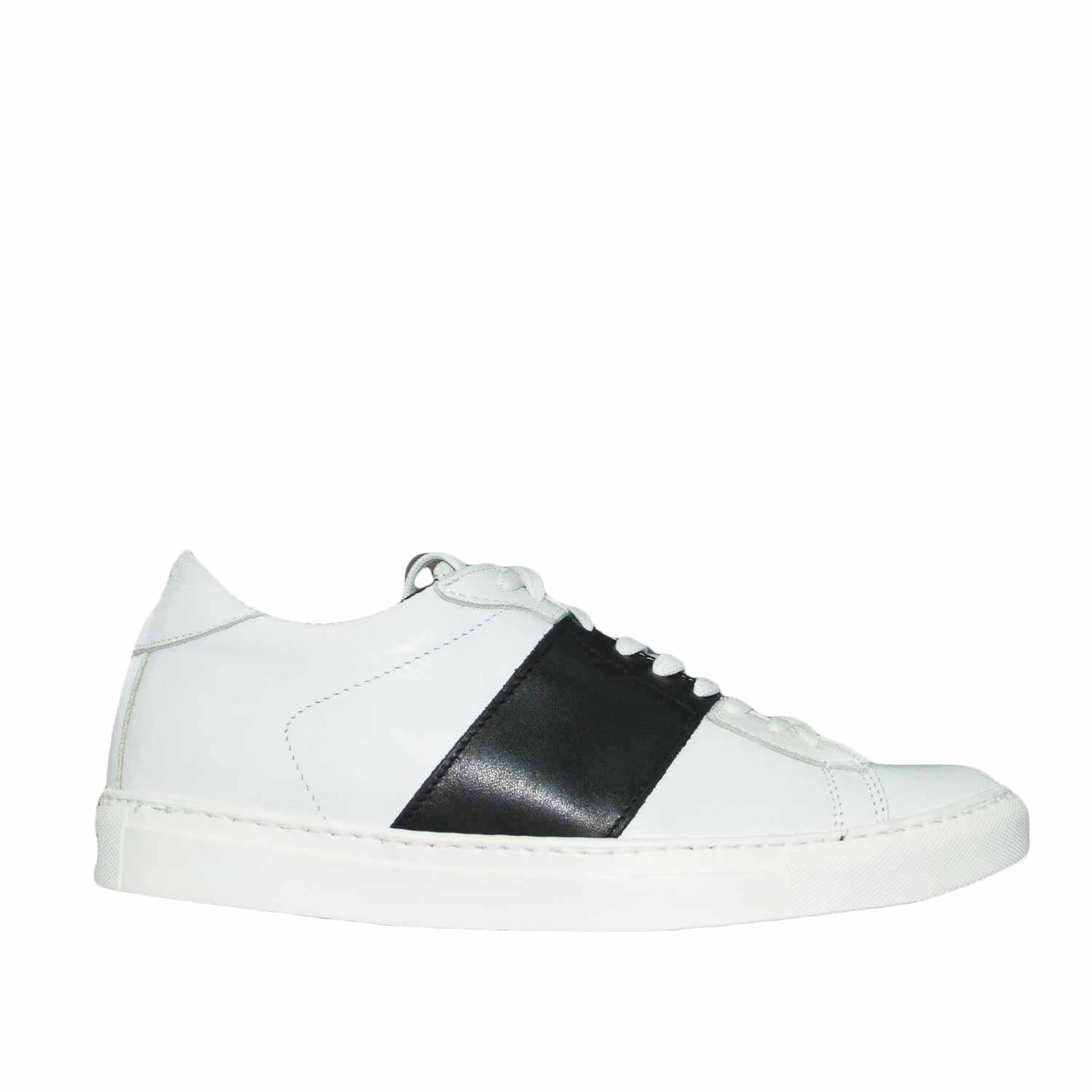 Scarpe uomo sneakers basso bicolore bianco-nero stringhe fondo bianco uomo  sneakers bassa Malu Shoes | MaluShoes