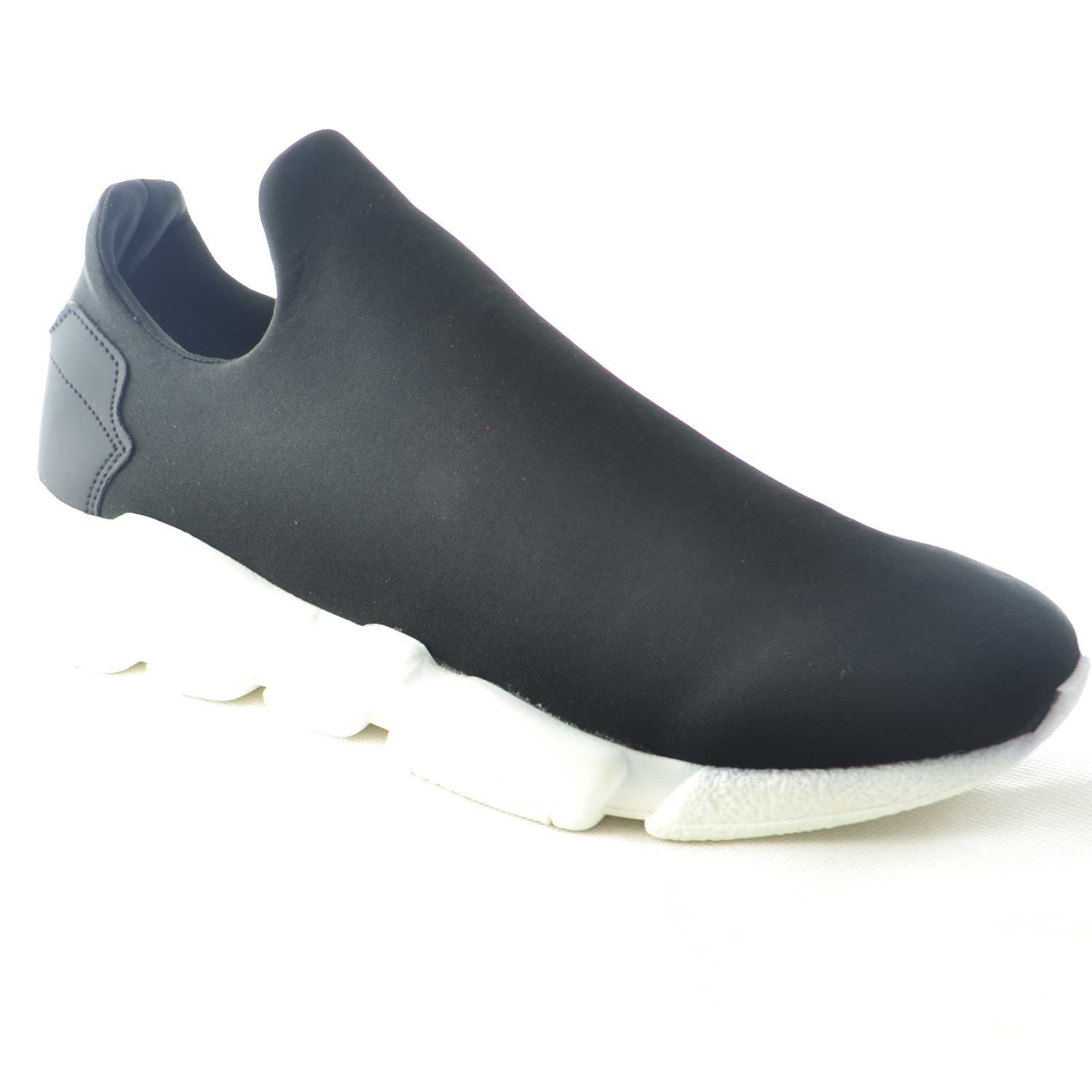 Scarpe uomo calzino lycra nero fondo bianco antistatica e antiscivolo made in italy moda comfort