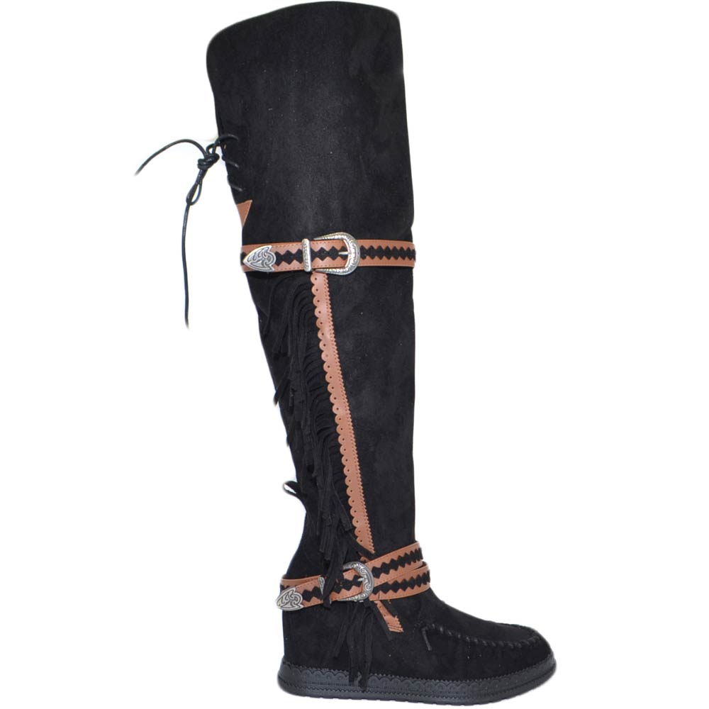 Stivali donna indianini nero scamosciati alti sopra al ginocchio frange zeppa interna 5 cm cinturino fibbia moda ibiza.