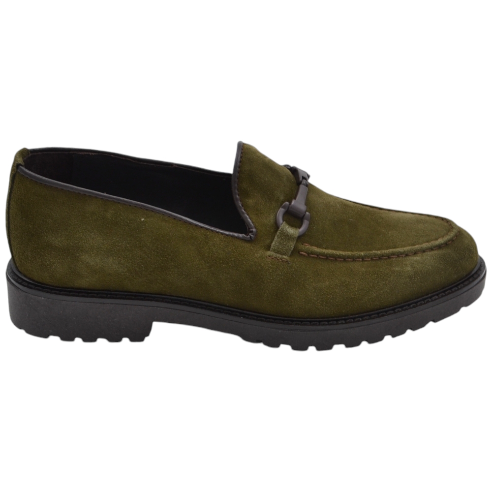 Scarpe uomo mocassino verde in vera pelle scamosciata con morsetto business fondo gomma zigrinato alto 2,5 cm