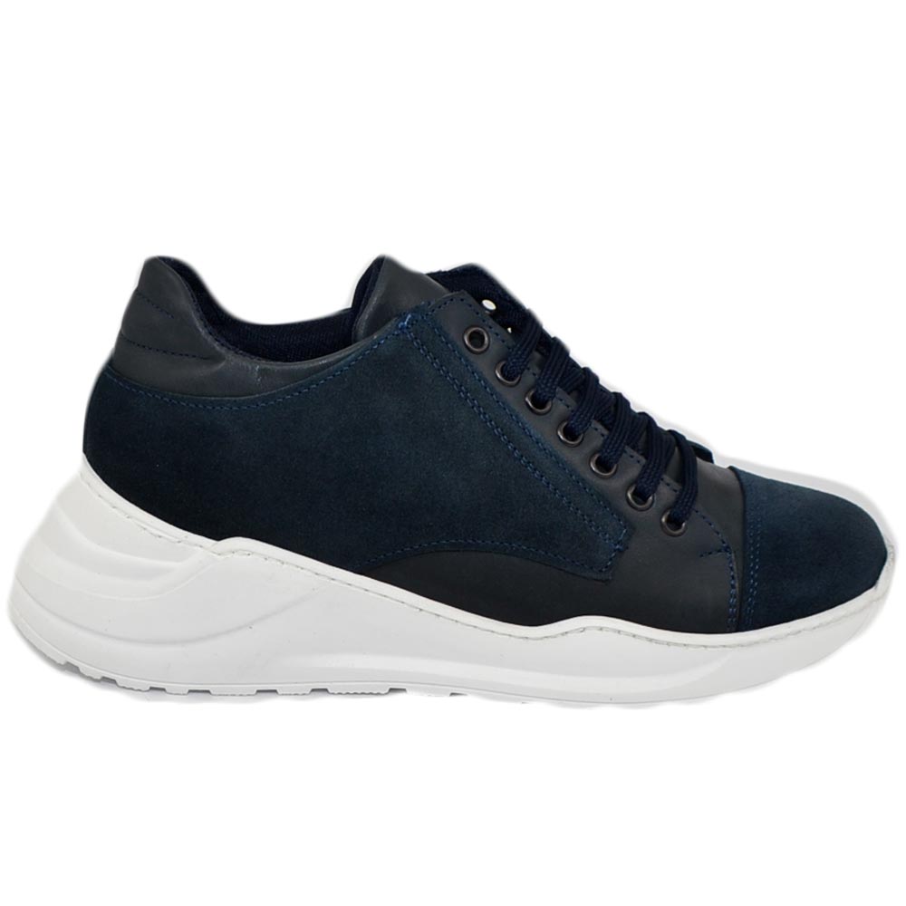 SNEAKERS UOMO BASSA VERA PELLE E CAMOSCIO SCAMOSCIATO BLU CON GOMMA RIALZO 5 CM LIGHT LACCI COMFORT