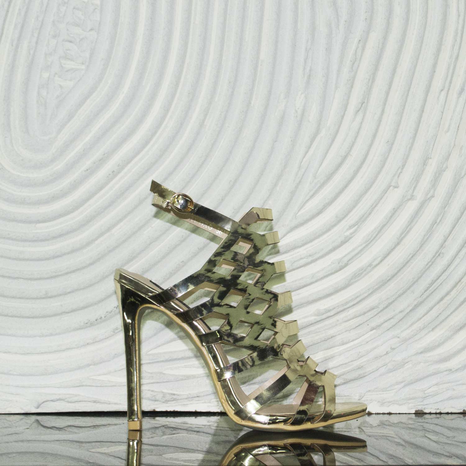 Scarpe donna alte sandalo tacco oro laminato cinturino tacco moda donna  sandali tacco Malu Shoes | MaluShoes