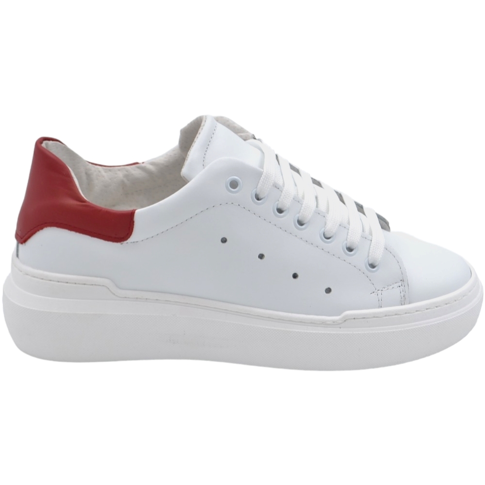 Sneakers uomo bianco in vera pelle con riporto rosso fondo alto 4 cm anatomico moda street made in italy.