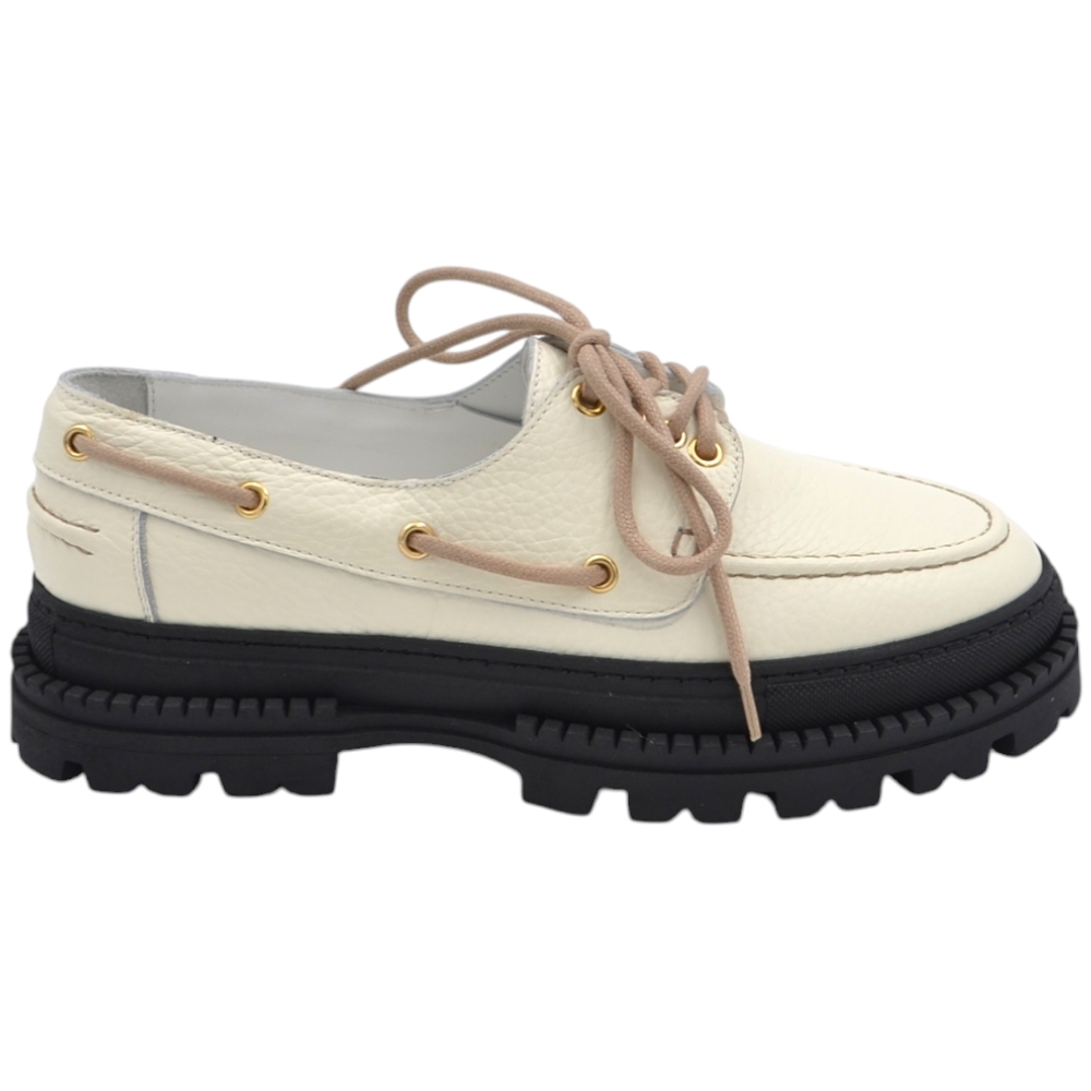 Scarpa mocassino barca LS Luisantiago limited in vera pelle di nappa beige  bottolato con suola exclusive combat alta.