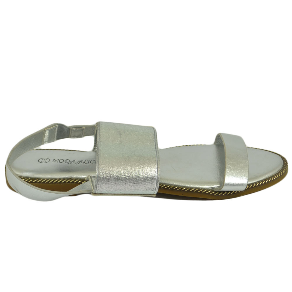 Sandalo basso argento due fasce in morbida elastene cinturino dietro tallone fondo antiscivolo comoda estate.