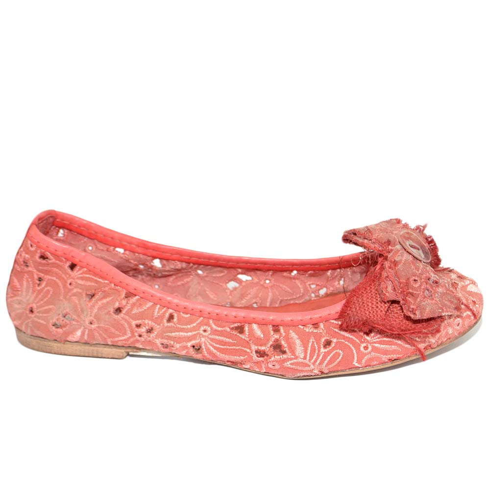 Scarpe donna basse ballerine rosso corallo in vera pelle e tessuto macrame' fatte a mano in Italia con fiocco vintage