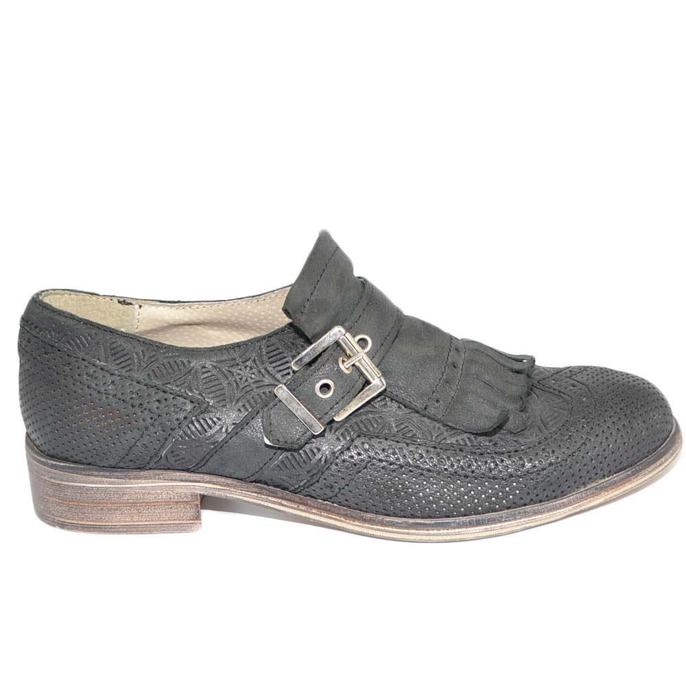 Scarpe donna francesizza con fibbia retro e frange in vera pelle nubuk nero fondo gomma vintage handmade in italy