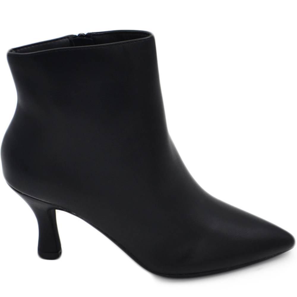 Scarpe Tronchetto donna pelle nera basso alla caviglia con tacco a spillo basso 5 cm linea Basic zip .