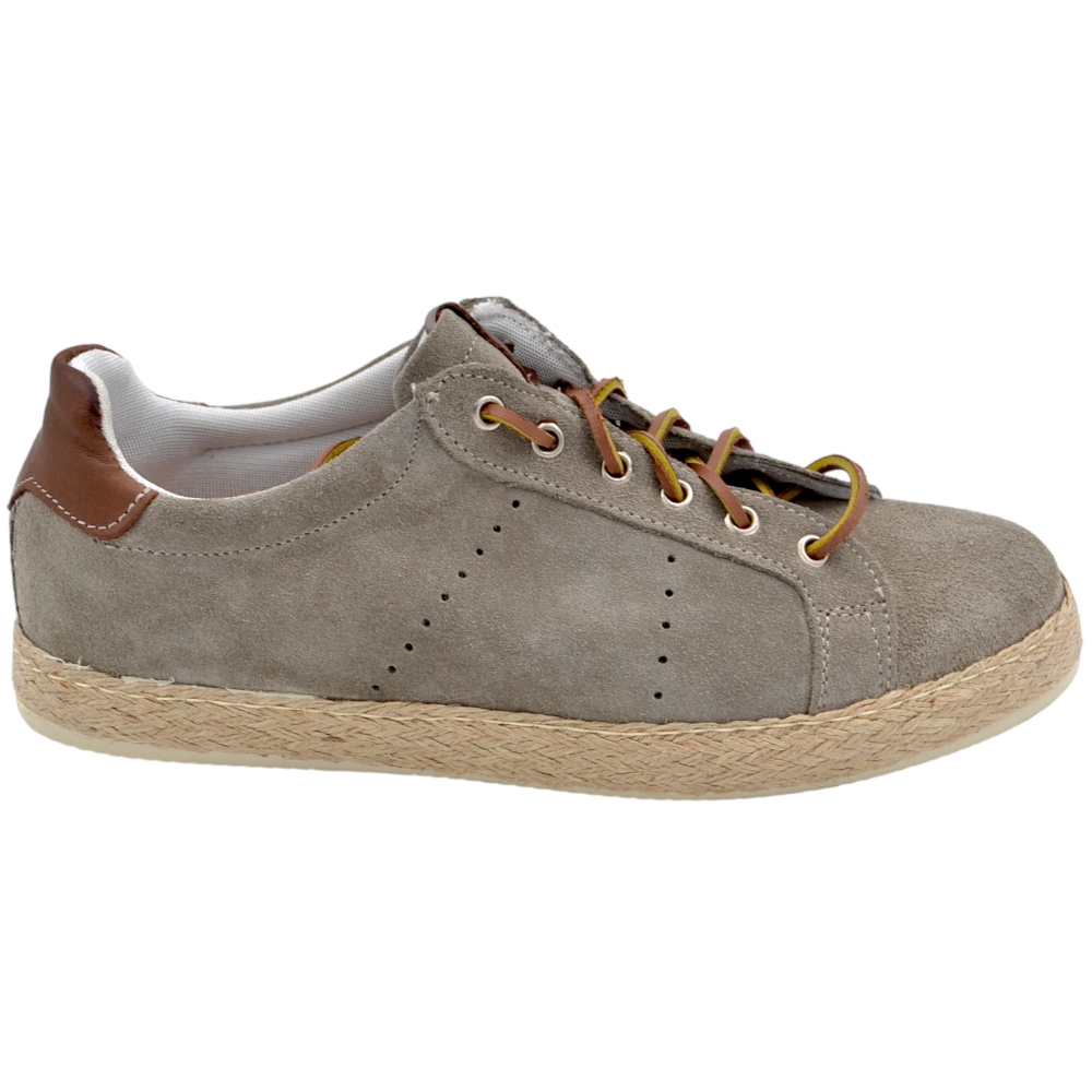 Sneakers bassa uomo in vera pelle scamosciato beige fortino cuoio fondo in corda e gomma basso 2 cm moda lacci in pelle 