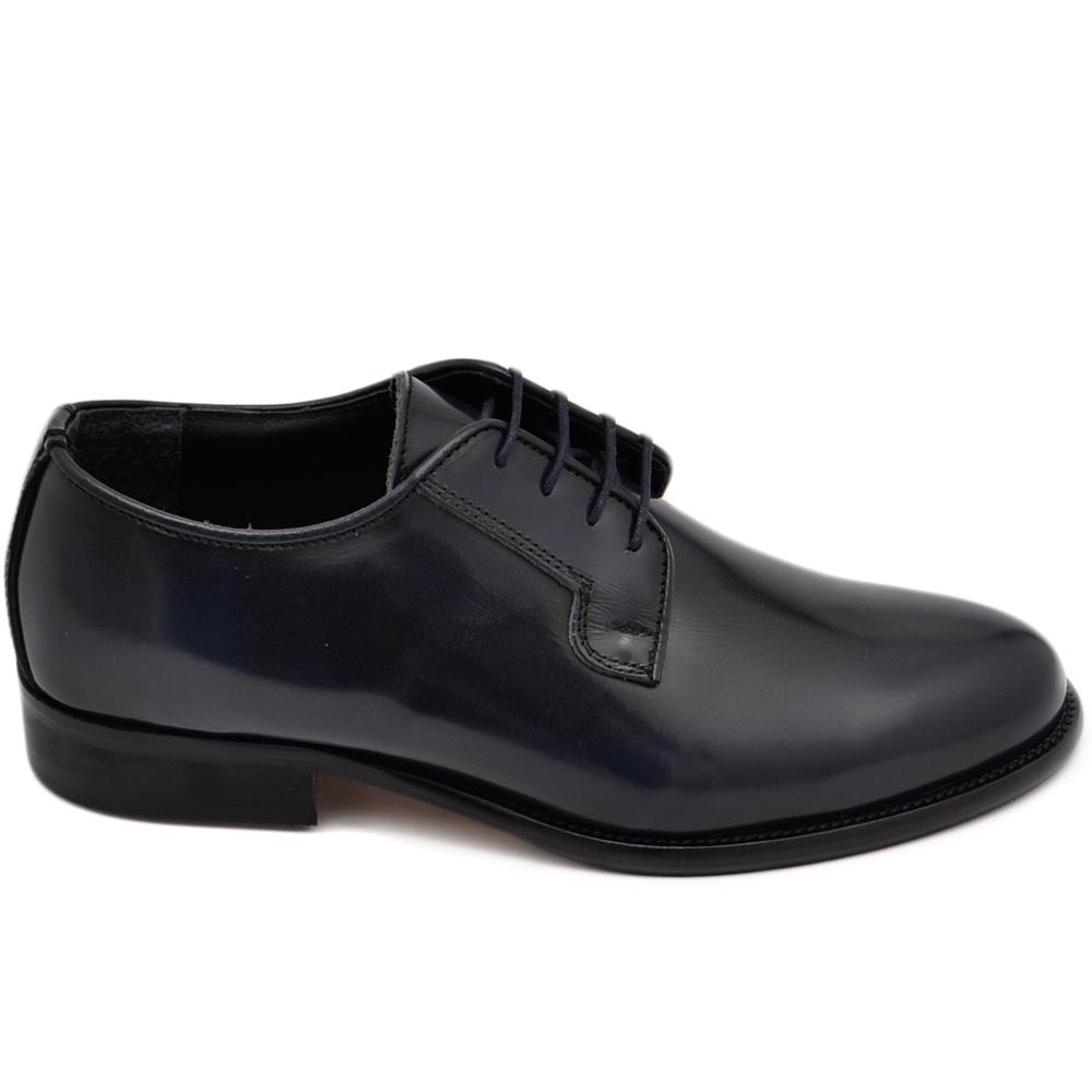 Scarpa classica uomo stringata liscia in vera pelle abrasiva blu lucida elegante con suola cuoio antiscivolo tacco 2 cm