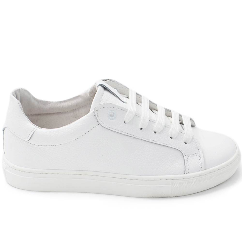 Sneakers bassa uomo in vera pelle bianca con cuciture  tono su tono fondo in gomma basso moda business man comfort.