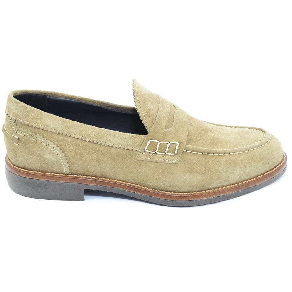 College inglese uomo beige mocassino in vera pelle scamosciata morbida fondo gomma light estivo intersuola cuoio 