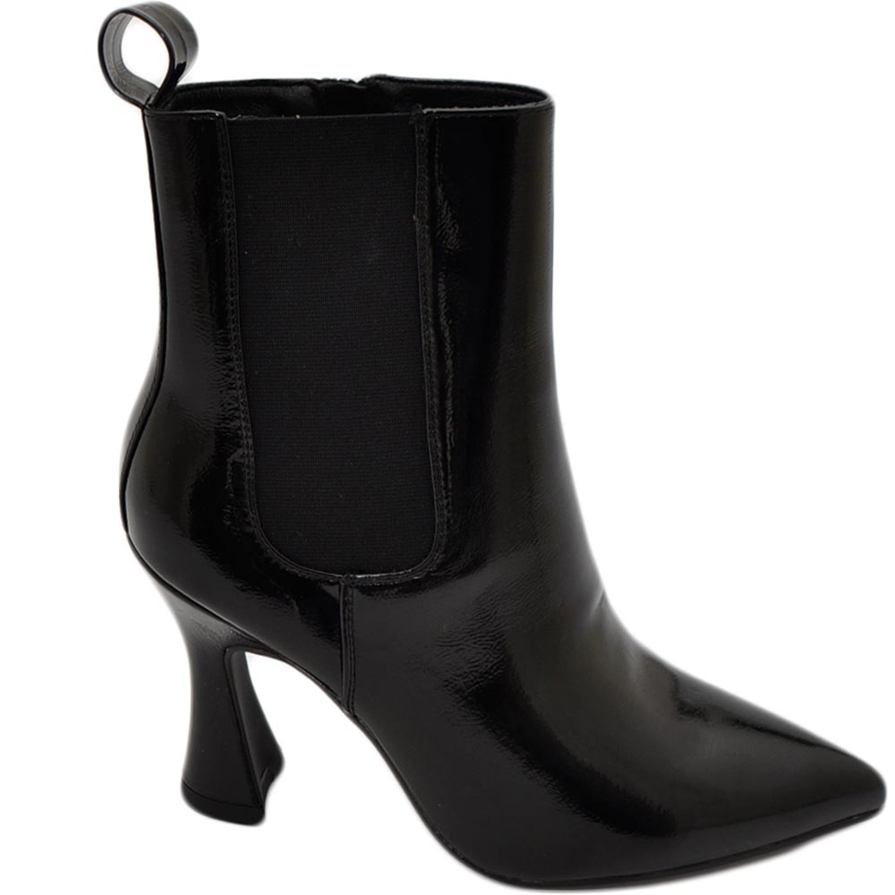 Tronchetto stivaletto chelsea nero lucido a punta donna con tacco comodo 6 cm elastico laterale e zip alla caviglia.
