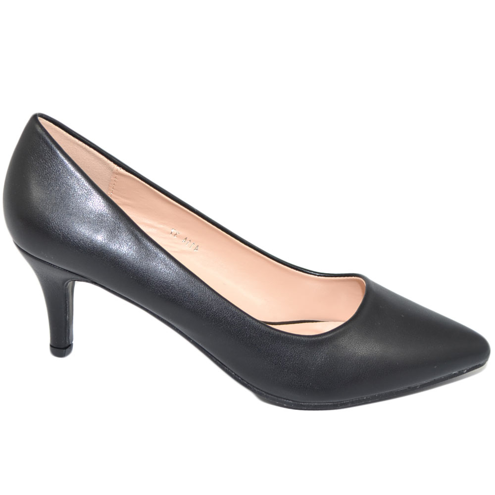 Decollete' scarpe donna a punta nero tacco a spillo midi 5 cm in pelle matte comodo per cerimonie eventi ufficio.