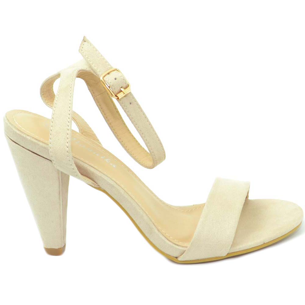 Sandalo donna beige scamsciato con fascetta sottile e cinturino incrociato alla caviglia comodo tacco cono moda anni 30.