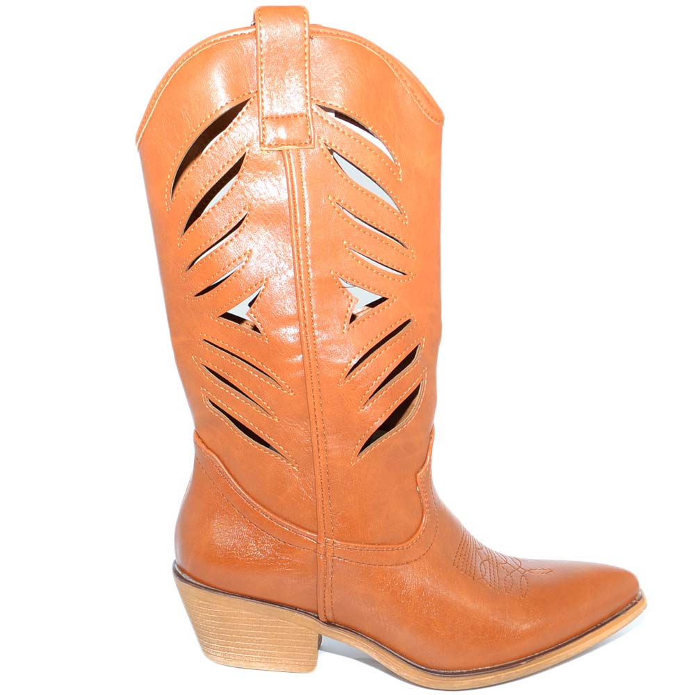 Stivali donna camperos texani stile western cuoio con gambale traforato fantasia laser tacco basso altezza polpaccio.