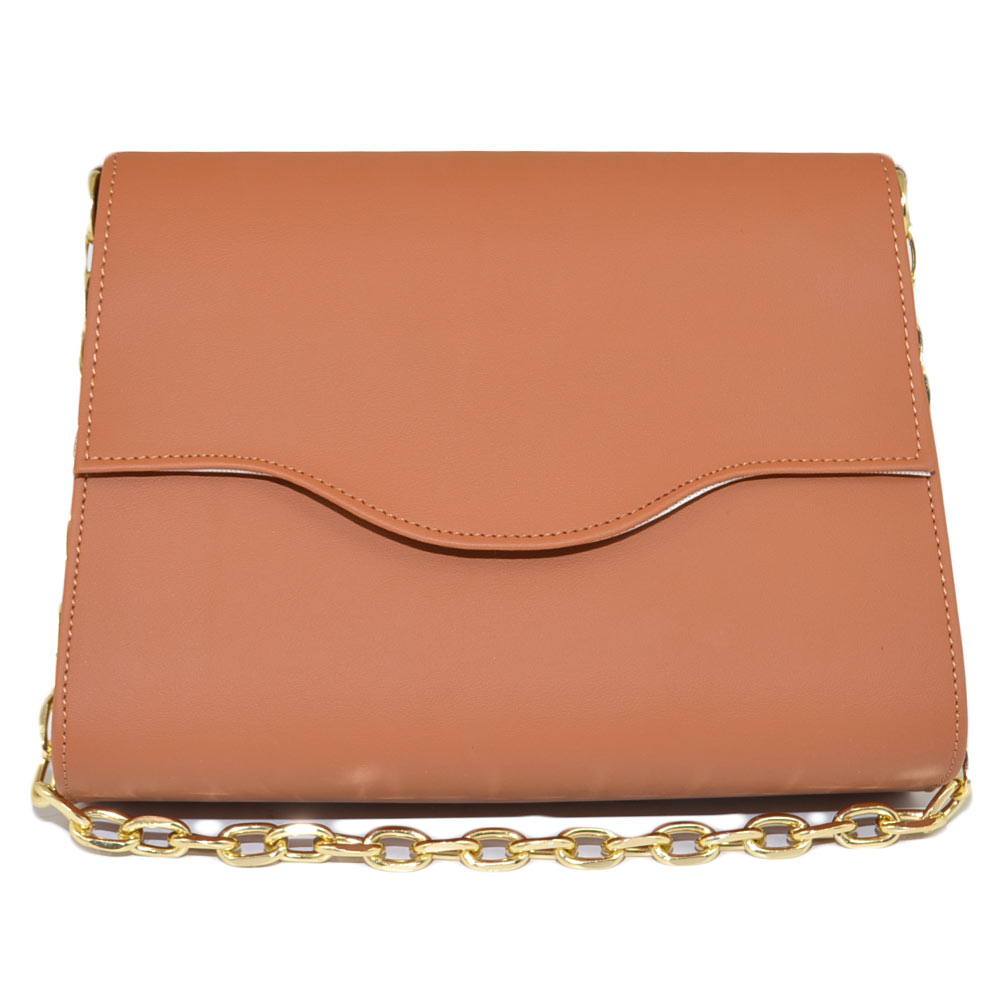 Pochette rigida oversize clutch marrone cuoio a forma di lettera con clip polsiera e catena oro inclusa